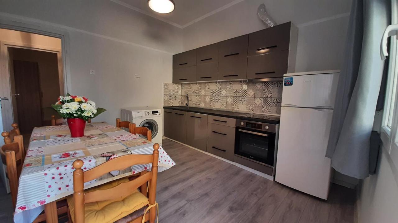 Irida Apartments Nea Skioni Eksteriør billede