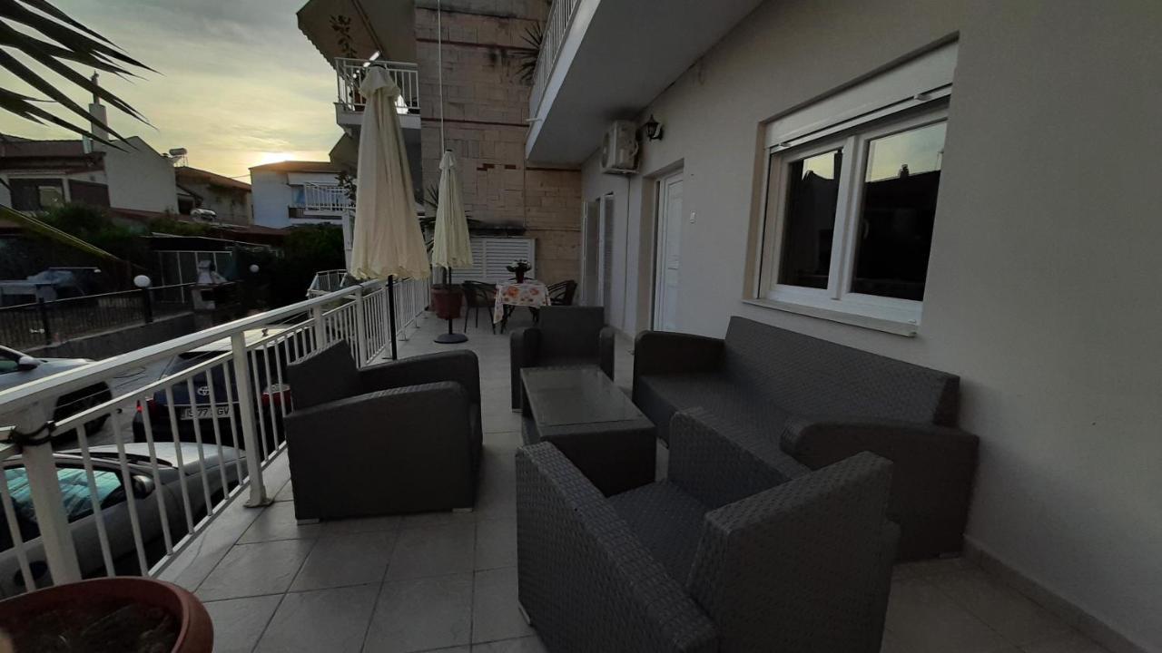 Irida Apartments Nea Skioni Eksteriør billede