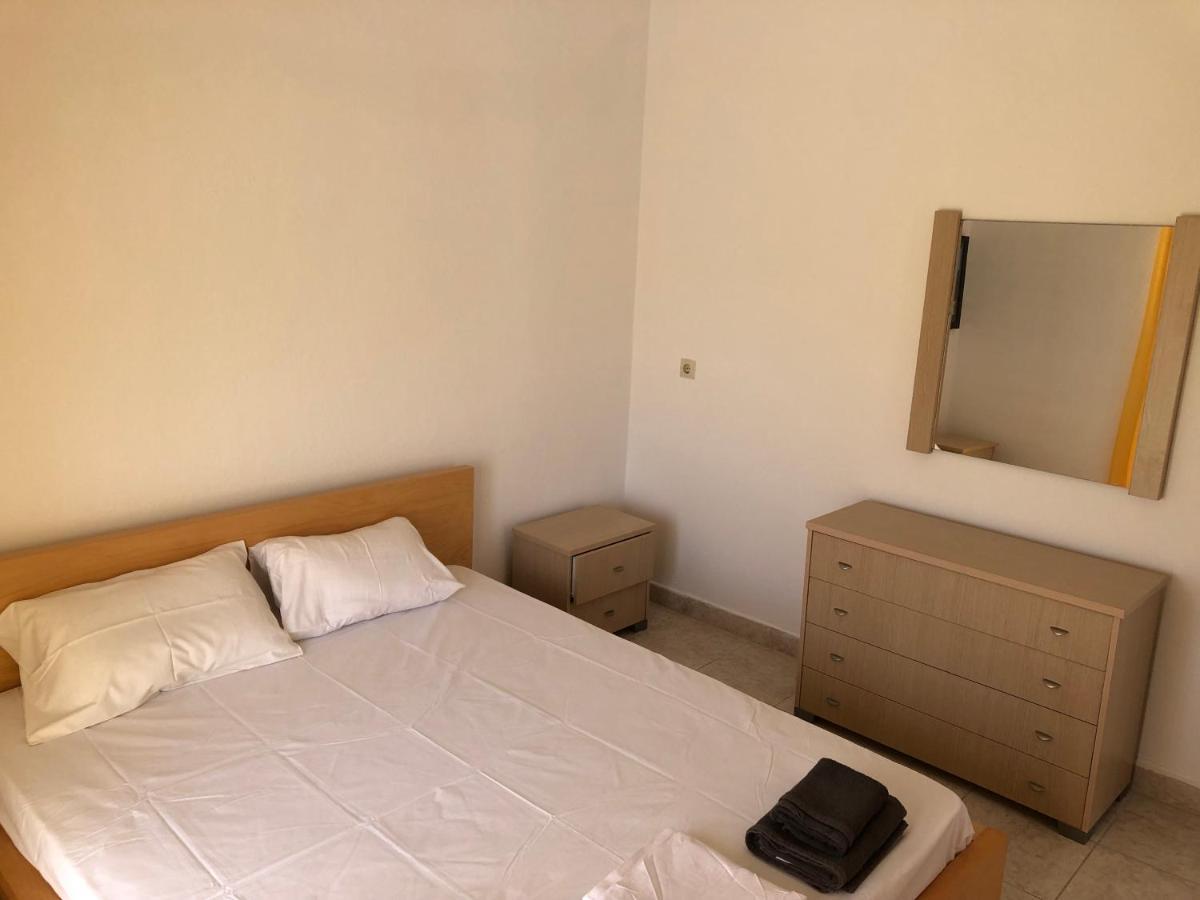 Irida Apartments Nea Skioni Eksteriør billede